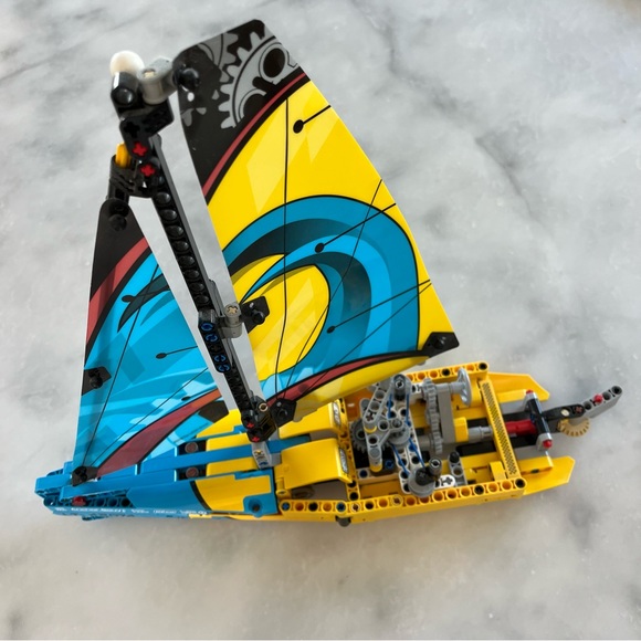 LEGO Technic Racing Yacht. 8-14 years - Picture 6 of 6